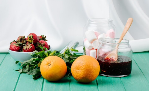 Assortiment de fruits frais colorés, source de sucre naturel et de fibres, pour un plaisir sucré sain et bénéfique pour la digestion